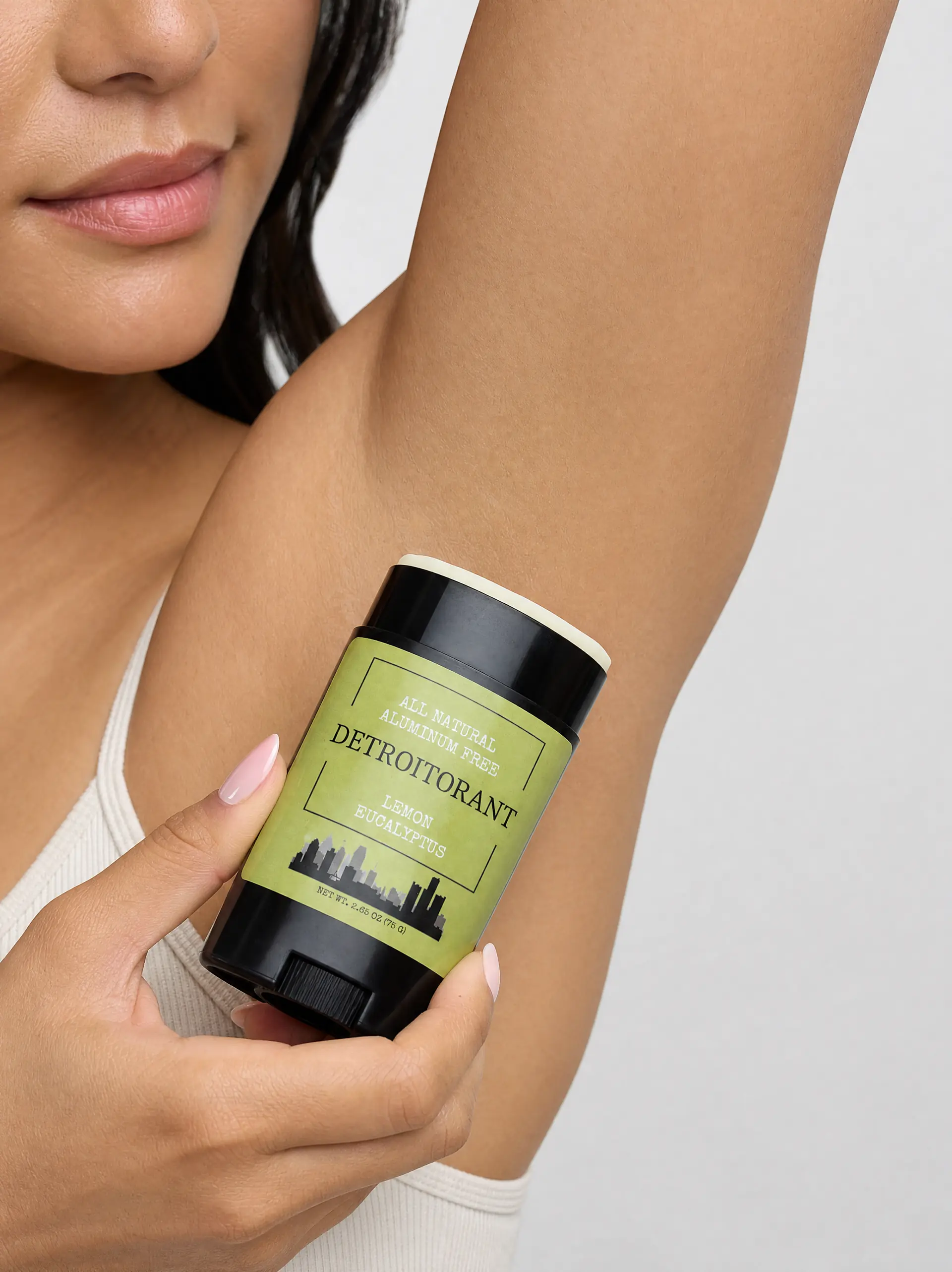 Applying Detroitorant deodorant
